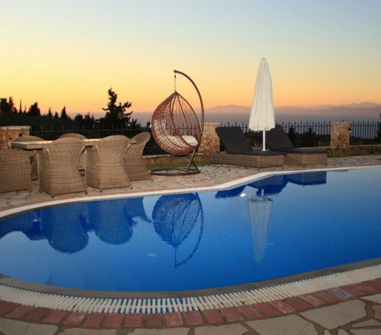villas-goudis-villa-thanasis-lefkada-pool-night-view